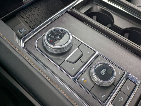 Used 2024 Ford Expedition Max Platinum image 12