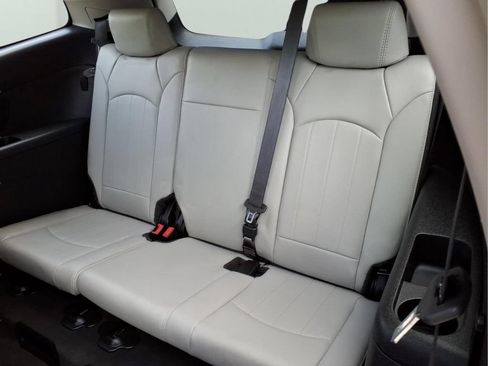 Used 2009 Chevrolet Traverse LTZ AWD/4WD image 32