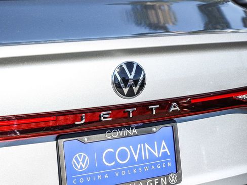 New 2026 Volkswagen Jetta SE image 10