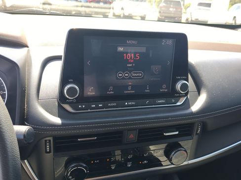 Used 2021 Nissan Rogue S FWD image 14
