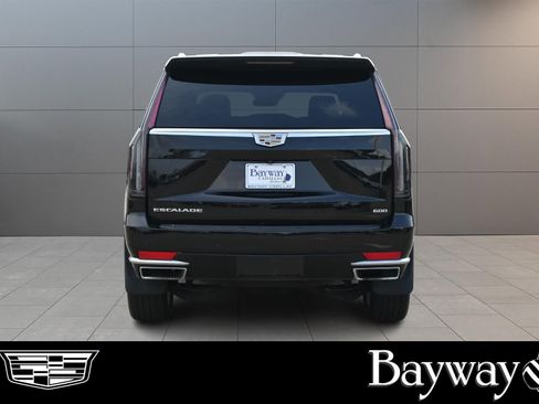 Used 2023 Cadillac Escalade Luxury AWD/4WD image 6