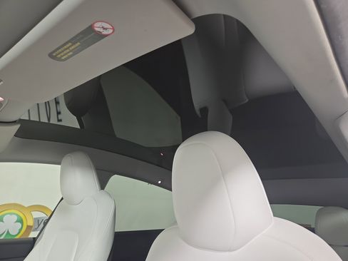 Used 2024 Tesla Model Y 2WD image 22