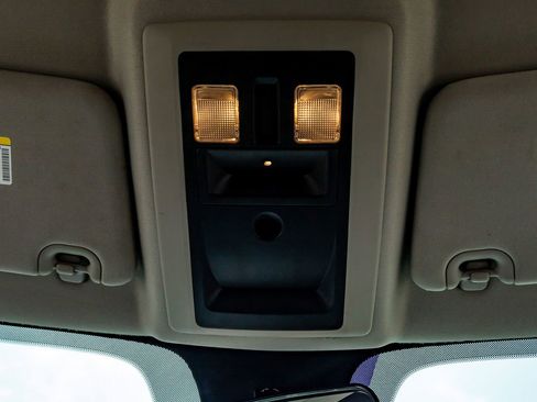 Used 2017 RAM 1500 Express RWD image 25
