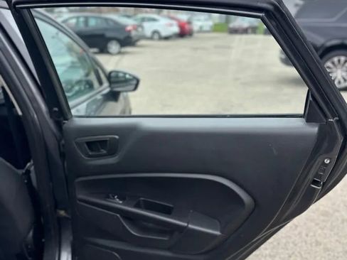 Used 2018 Ford Fiesta SE FWD image 18