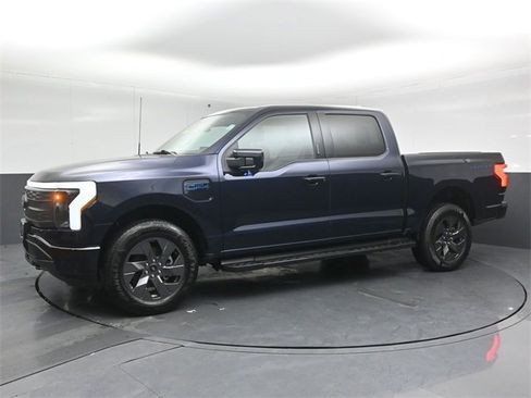 Used 2024 Ford F150 Lightning Lariat image 4
