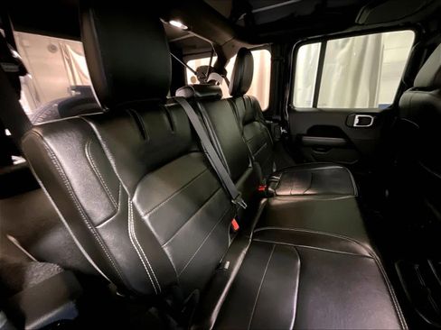 Used 2023 Jeep Wrangler Sahara w/ Cold Weather Group image 16