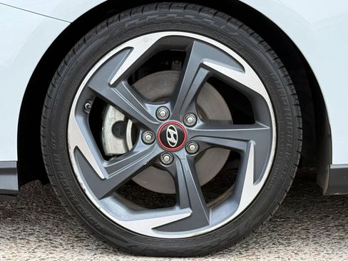 Used 2019 Hyundai Veloster Turbo FWD image 26