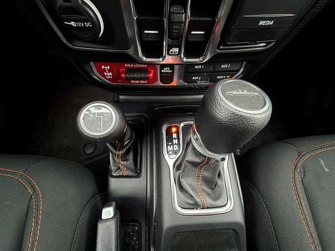 Used 2021 Jeep Gladiator Mojave AWD/4WD image 25