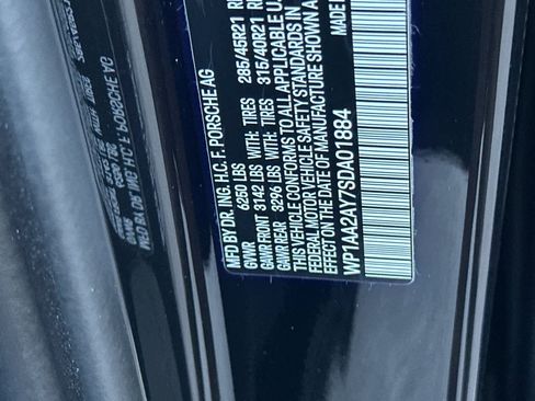 Used 2025 Porsche Cayenne image 34