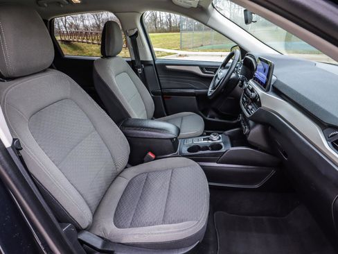 Used 2022 Ford Escape SE w/ Cold Weather Package image 40