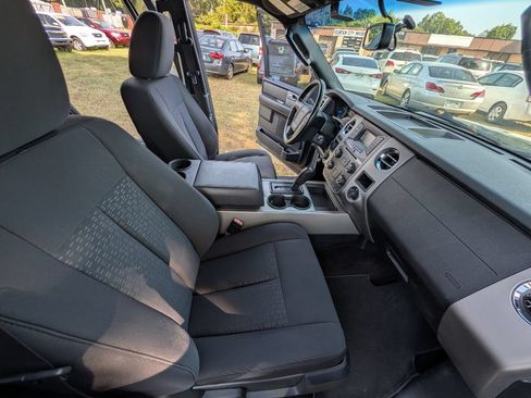 Used 2016 Ford Expedition XLT AWD/4WD image 12