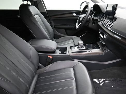 Used 2023 Audi Q5 2.0T Premium w/ Convenience Package AWD/4WD image 10