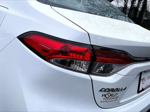 Certified 2024 Toyota Corolla LE image 28