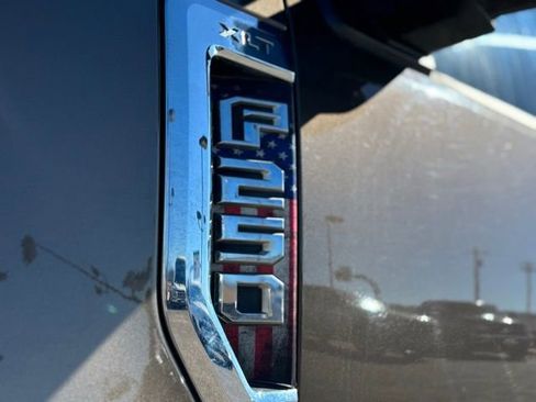 Used 2017 Ford F250 XLT image 19