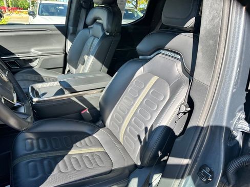 Used 2024 Rivian R1T Adventure image 17