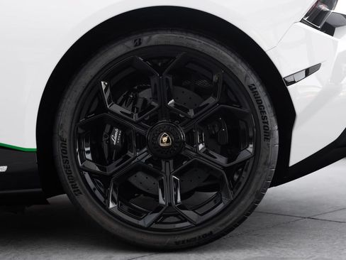 Used 2023 Lamborghini Huracan Tecnica RWD image 16