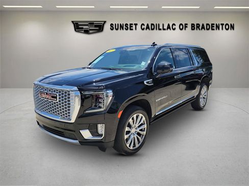 Used 2023 GMC Yukon XL Denali AWD/4WD image 8