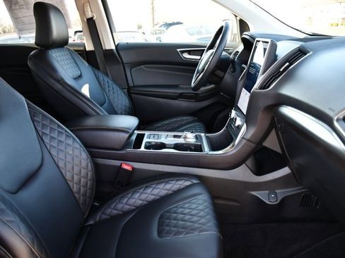 Used 2024 Ford Edge Titanium image 31