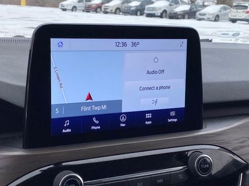 Used 2020 Ford Escape Titanium image 10