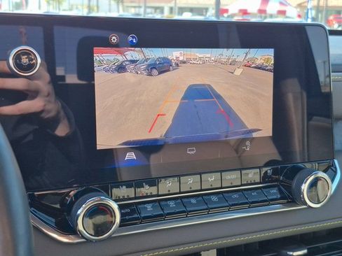 Used 2024 Chevrolet Colorado ZR2 w/ ZR2 Convenience Package III image 14