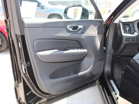 Used 2025 Volvo XC60 B5 Plus AWD/4WD image 11