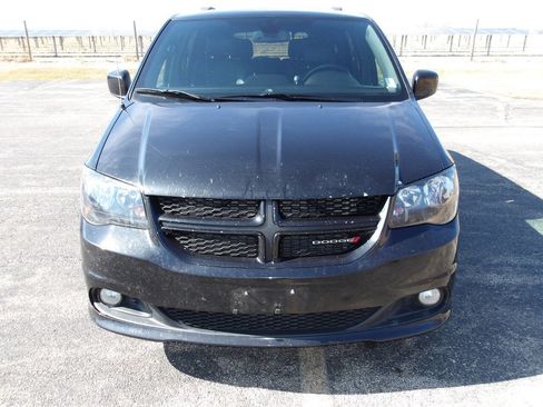 Used 2018 Dodge Grand Caravan GT image 3