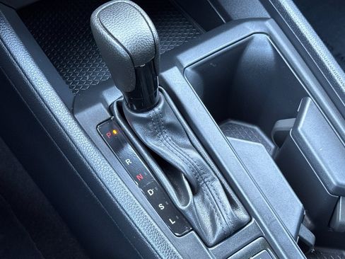 Certified 2025 Honda Accord SE image 18