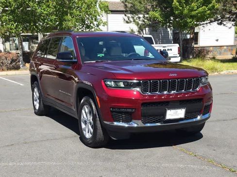Used 2023 Jeep Grand Cherokee L Limited w/ Trailer Tow Group (B) AWD/4WD image 3