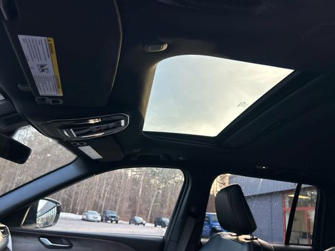 New 2026 Jeep Grand Cherokee Altitude AWD/4WD image 24