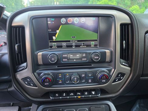 Used 2019 GMC Sierra 2500 Denali AWD/4WD image 15