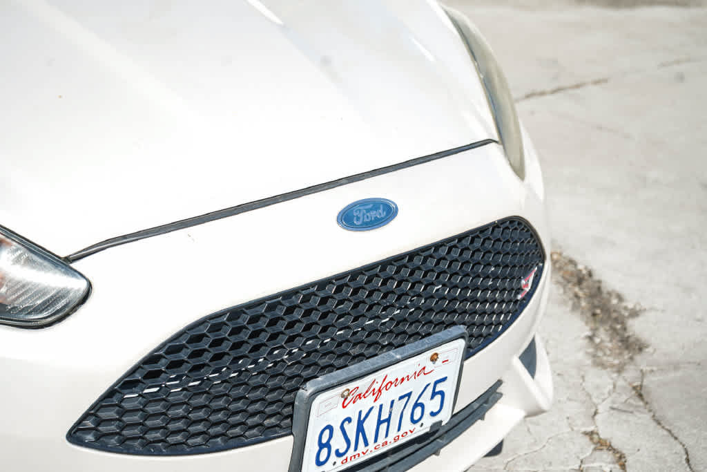 Used 2016 Ford Fiesta ST FWD image 5
