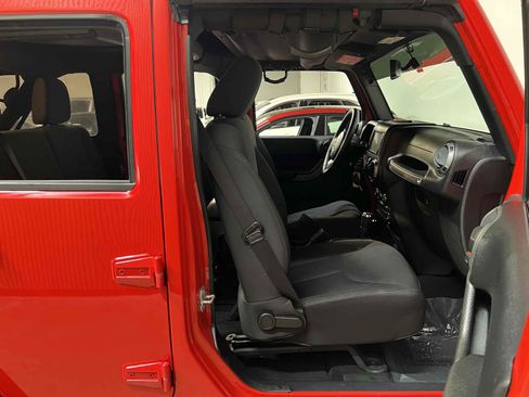 Used 2015 Jeep Wrangler Unlimited Sport w/ Quick Order Package 24S AWD/4WD image 38
