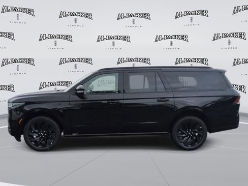 New 2026 Lincoln Navigator L Reserve AWD/4WD image 2
