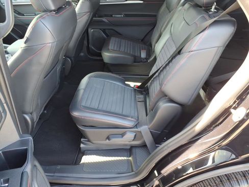 New 2026 Ford Explorer ST-Line w/ ST-Line Street Pack image 10