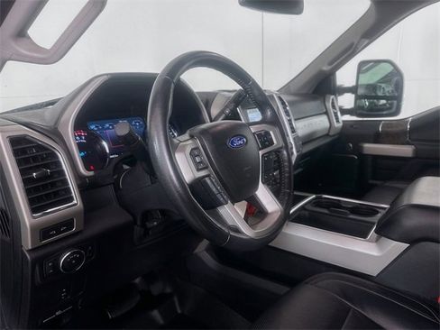 Used 2018 Ford F250 Lariat w/ Chrome Package image 9
