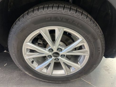 Used 2024 Audi Q3 2.0T Premium image 35