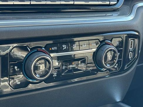 Used 2025 Chevrolet Silverado 3500 High Country w/ High Country Premium Package image 15