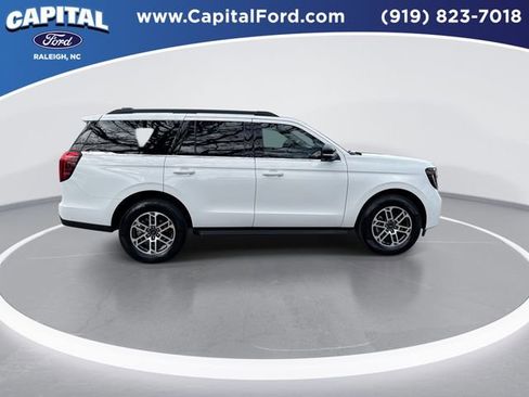 Certified 2025 Ford Expedition Active image 9