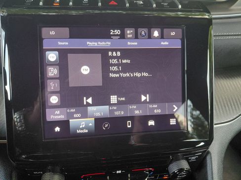 Used 2024 Jeep Grand Cherokee Laredo X AWD/4WD image 11
