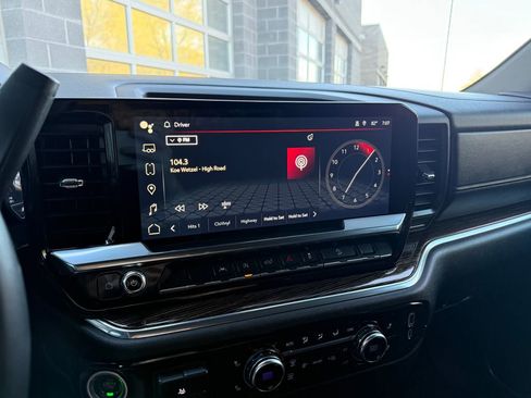 Used 2024 GMC Sierra 1500 SLE w/ X31 Off-Road Package image 40