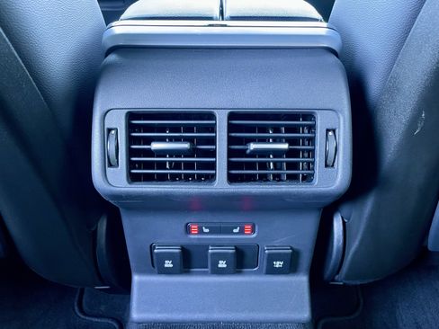 Used 2020 Land Rover Range Rover Velar R-Dynamic S image 26