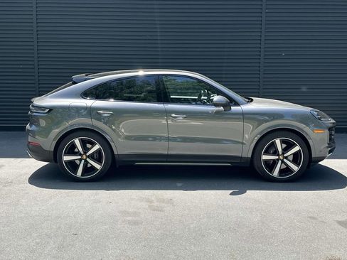 Certified 2025 Porsche Cayenne Coupe AWD/4WD image 6