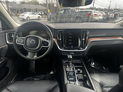 Used 2021 Volvo S60 T5 Momentum AWD/4WD image 12