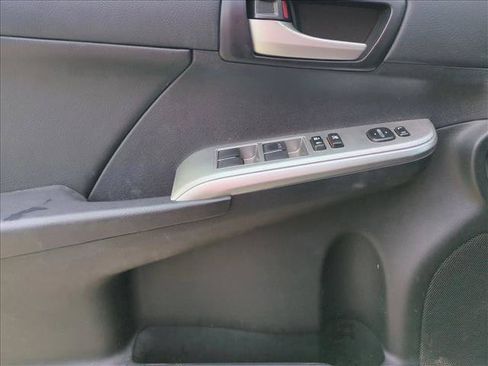 Used 2014 Toyota Camry SE FWD image 7