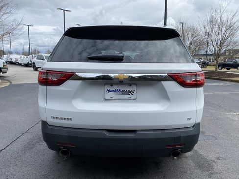 Used 2021 Chevrolet Traverse LT image 8