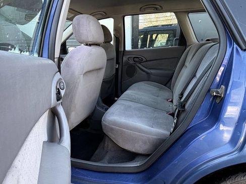 Used 2003 Ford Focus SE image 12