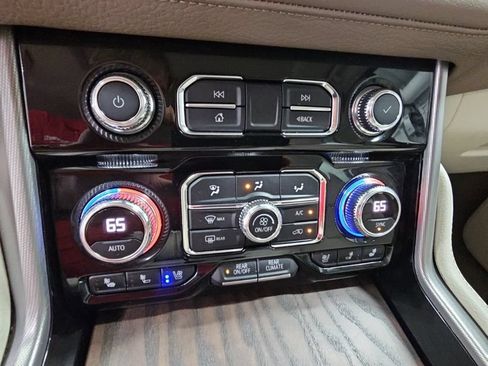 Used 2022 GMC Yukon Denali AWD/4WD image 19