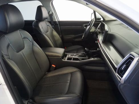 Used 2025 Kia Sorento S w/ Panoramic Sunroof Package image 26