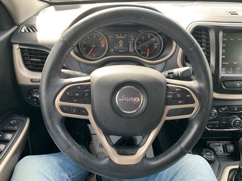 Used 2017 Jeep Cherokee Latitude w/ Safety/Convenience Group image 15