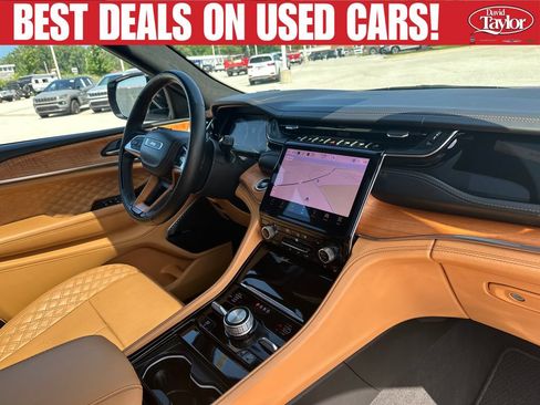 Used 2025 Jeep Grand Cherokee L Summit AWD/4WD image 30